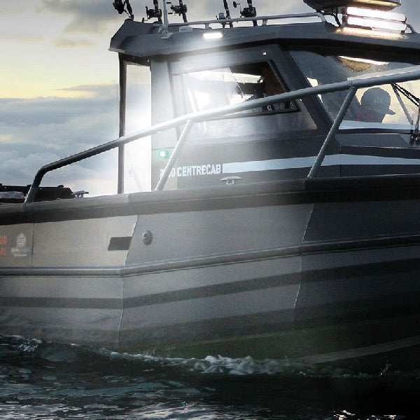 Hella dækslys sort LED 1200 lumen vinklet 45 gr. 12/24v